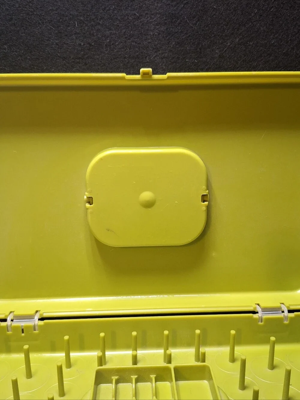VTG Wilson Wil-Hold Sewing Box Thread/Bobbin Holders Avocado Green 13” X 8”x 2.5